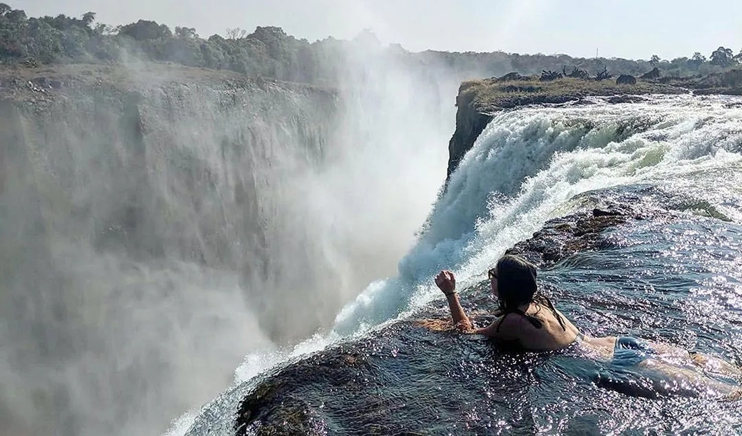 8-Devil's-Pool